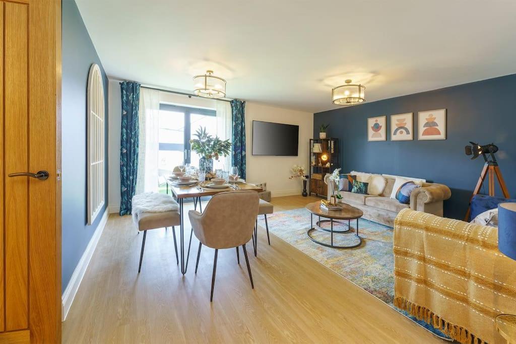 Darlington - 2 Bedroom Luxury Apartment By Mint Stays ブリストル エクステリア 写真